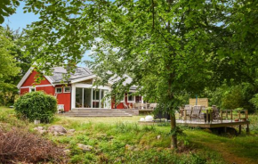 Nice Home In Ronneby With Jacuzzi, Ronneby